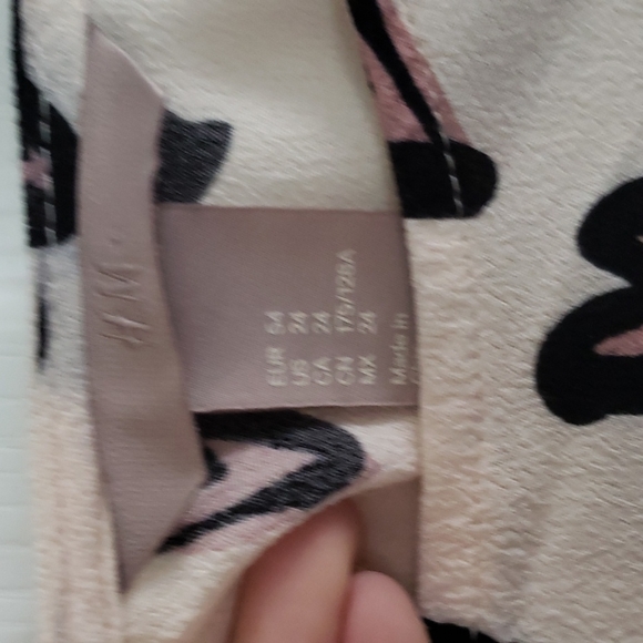 NWOT H&M blouse - Picture 2 of 6
